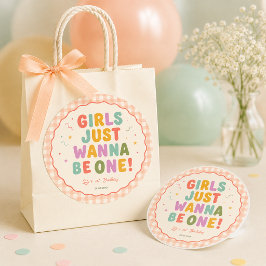 ピンクギンガムファッションの女の子は1歳の誕生日を迎える ラウンドシール