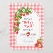 ピンクギンガムベリー第1のイチゴ第1の誕生日 招待状 (正面/裏面)
