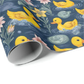 ピンククラシックの花を持つ黄色のゴムダッキー（アヒルちゃん） ラッピングペーパー (ロールコーナー)