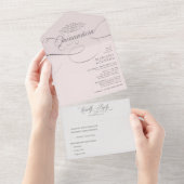 ピンククラシッククインチェニェラ語の文字の伝統 オールインワン招待状 (貼ってはがせる)