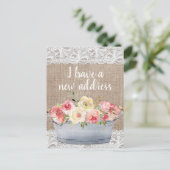 ピンククリーム色の花の金属鉢 郵便先変更案内 ポストカード (スタンド正面)