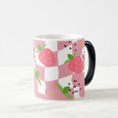 ピンククールキッチンイチゴ市松模様にデザイン モーフィングマグカップ (正面右)