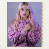 ピンクグラデーションと紫の蝶の写真モノグラムの プランナー手帳 (裏面)