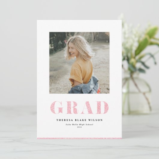 ピンクグリッターはっきりしたグラードタイポグラフィ卒業写真 案内状 (スタンド正面)