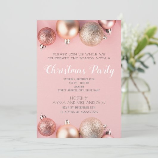 ピンクグリッタークリスマスオーナメントホリデー招待状 招待状 (スタンド正面)