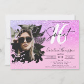 ピンクグリッターグラデーションフローラパープル写真スイート16 招待状 (正面)