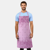ピンクグリッタードリップモノグラムイニシャルパターン エプロン (着用した状態)