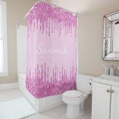 ピンクグリッタードリップモノグラム名スクリプト シャワーカーテン (インサイチュ)