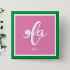 ピンクグリーンカマラ2024彼女の名前を言う 缶バッジ