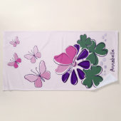 ピンクグリーンパープルドードル開花蝶の名前 ビーチタオル (正面)