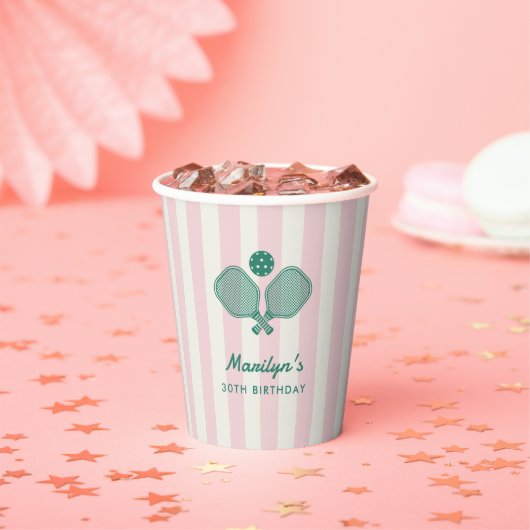 ピンクグリーン名門私立校風のピックボール誕生日パーティー 紙コップ (インサイチュ)