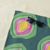 ピンクグリーン抽象芸術パーソナライズされた円 ビーチタオル (インサイチュ)