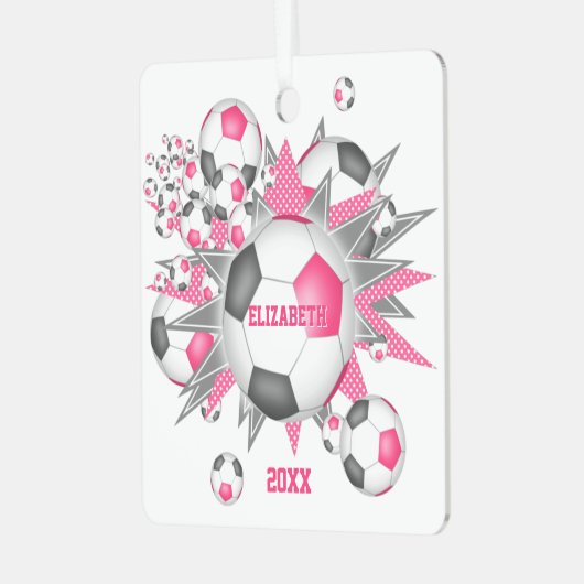 ピンクグレーのサッカーボールのパンク女の子スポーツ メタルオーナメント (正面左)