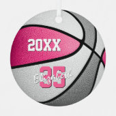 ピンクグレーの女の子スポーツキープバスケットボール メタルオーナメント (正面)
