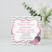 ピンクグレーシェブロンブライダルまたはベビーシャワー招待状 招待状 (スタンド正面)
