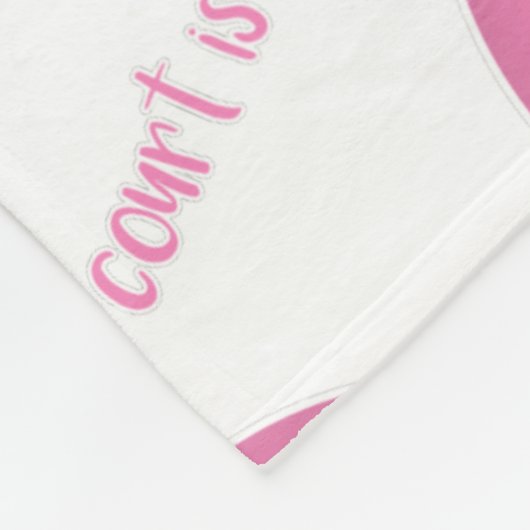 ピンクグレーバレーボールのコートは私の幸せな場所である フリースブランケット (角)