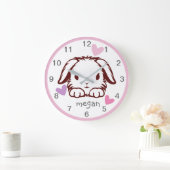 ピンクグレーベビーアニマルバニーバタフライ子供部屋 ラージ壁時計 (ホーム)