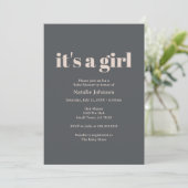 ピンクグレーボホタイポグラフィガールベビーシャワー 招待状 (スタンド正面)