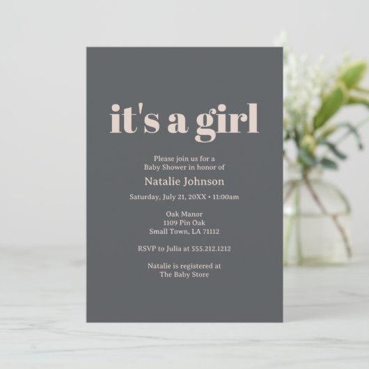 ピンクグレーボホタイポグラフィガールベビーシャワー 招待状 (スタンド正面)