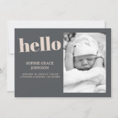 ピンクグレーボホタイポグラフィベビーシャワー発表 招待状 (正面)