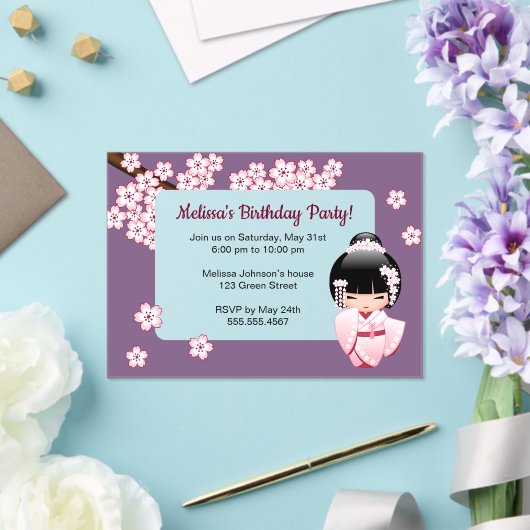 ピンクコケシ透明窓誕生日紫 アクリル招待状 (インサイチュ (ウェディング))