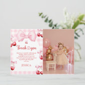 ピンクコケットボウさくらんぼ誕生日写真 サンキューカード (スタンド正面)