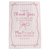 ピンクコケットボウパステルベビーストライプのシャワー特典 ミディアムペーパーバッグ (裏面)