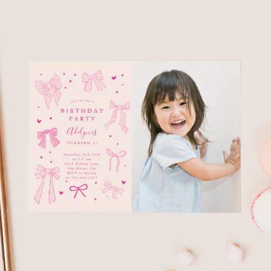 ピンクコケット弓バースデーパーティーの写真 招待状