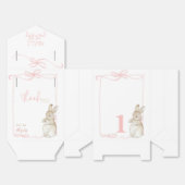 ピンクコケット弓ピーターウサギの最初の誕生日 フェイバーボックス (見開き)