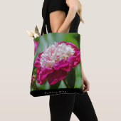 ピンクコテージ牡丹ガーデンフラワー付き/文字 トートバッグ (クローズアップ)