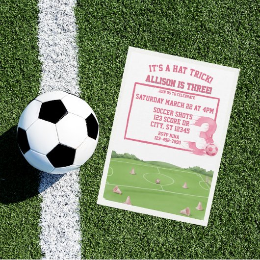 ピンクサッカーのハットトリック、3歳の誕生日 招待状