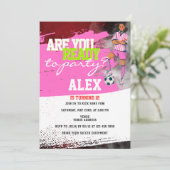 ピンクサッカー選手サッカーガールバースデーパーティー 招待状 (スタンド正面)