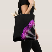 ピンクサボテンの開花のまわりに トートバッグ (クローズアップ)