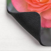 ピンクサンゴバラ自然写真花壇 マウスパッド (コーナー)