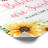 ピンクサンフラワーBBQベビーシャワーベビーは甘い ポスター (角)