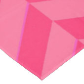 ピンクシェブロンエレガントダイニングルームデコール テーブルクロス (アングル)