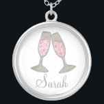 ピンクシャンパンパーソナライズされたブリデスメ結婚イド シルバープレートネックレス<br><div class="desc">バブリーのピンクのシャンパンの2つのグラスのオリジナルマーカーイラストレーションを備えている。婚約、結婚式、ブライダルシャワー、バチェロレットパーティーなどに最適！単にあなたのブライダルパーティ情報でパーソナライズ。デザイナーは、自分の色やテーマに合わせてカスタムのデザインを作成しアップロードすることができ結婚る – -クリック「このデザイン」と呼ばれるデザインプロセスを開始するためのカスタムのデザインを作成しアップロードすることができる！</div>