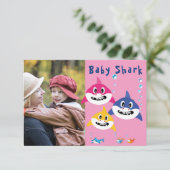 ピンクシャーク🦈 1st誕生日おもしろい驚くべきパーティー 招待状 (スタンド正面)