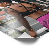 ピンクショーツの美しい黒タトゥーガール フォトプリント            (角)