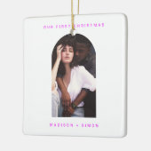 ピンクシンプルのメリー写真結婚したと写真 セラミックオーナメント (左)