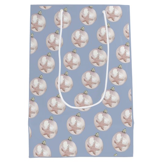 ピンクシースターオーナメントほこりっぽい青いパターン ミディアムペーパーバッグ (裏面)