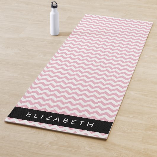 ピンクジグザグ、ピンクシェブロン、波パターン、お名前 ヨガマット (インサイチュ)