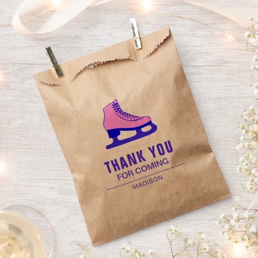 ピンクスケートアイススケートで滑る誕生日パーティー フェイバーバッグ (クリップ留めされた状態)