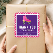 ピンクスケートローラースケートで滑る誕生日パーティーのお気に入り スクエアシール