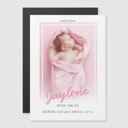 ピンクスタイリッシュのスクリプト写真の誕生発表 マグネット招待状 (正面/裏面)