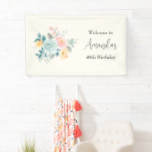 ピンクスタイリッシュ&ブルーフラワーズ誕生日へようこそ 横断幕 (インサイチュ)