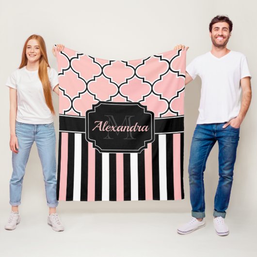 ピンクストライプのクローバー フリースブランケット (インサイチュ)