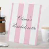 ピンクストライプのモダンブライダルシャワー 台座サイン (インサイチュ)