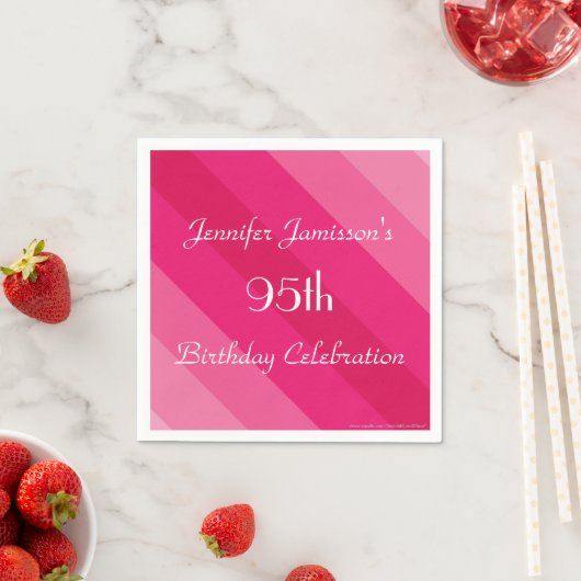 ピンクストライプの誕生日パーティー紙 スタンダードカクテルナプキン (インサイチュ)