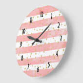 ピンクストライプの赤面フェイク紙吹雪 ラージ壁時計 (傾斜)